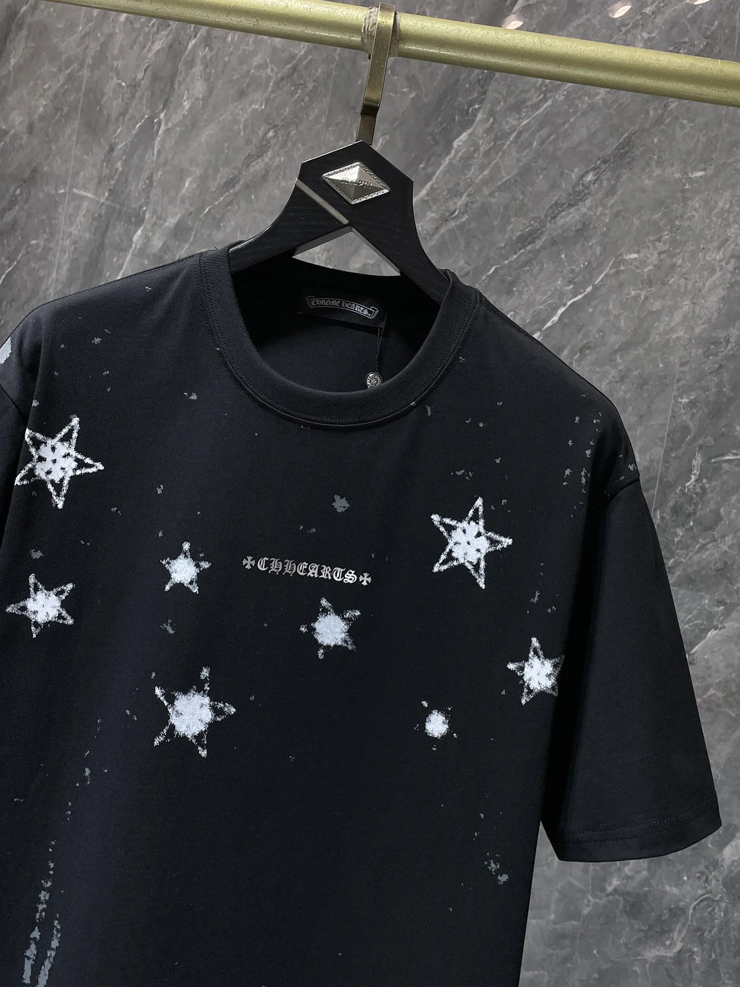 P170 new Chrome Hearts 25ss high version for summer! High-weight, environmentally friendly and high-quality top-quality fabrics 260g~285g Crow Snow Five-pointed Star Horizontal Axis Sanskrit Engraving Film Short Sleeves Counter Synchronization Re-engraved Version 1:1 Recommended Colors: White, Black Sizes: S, M, L, XL